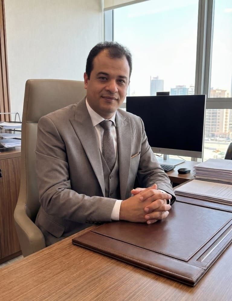 د. محمد طرفاوي في المكتب